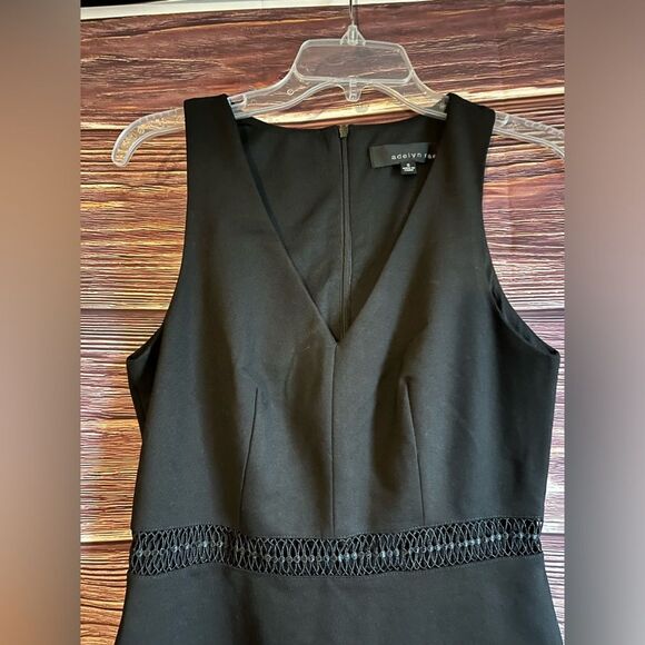 Adelyn Rae Black Dress. Size Small. RN: 112282. - Picture 5 of 9